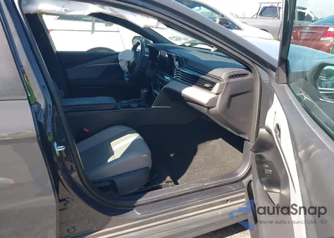 2025 Toyota Camry Se z USA, uszkodzony, nr VIN 4T1DAACK6SU123469